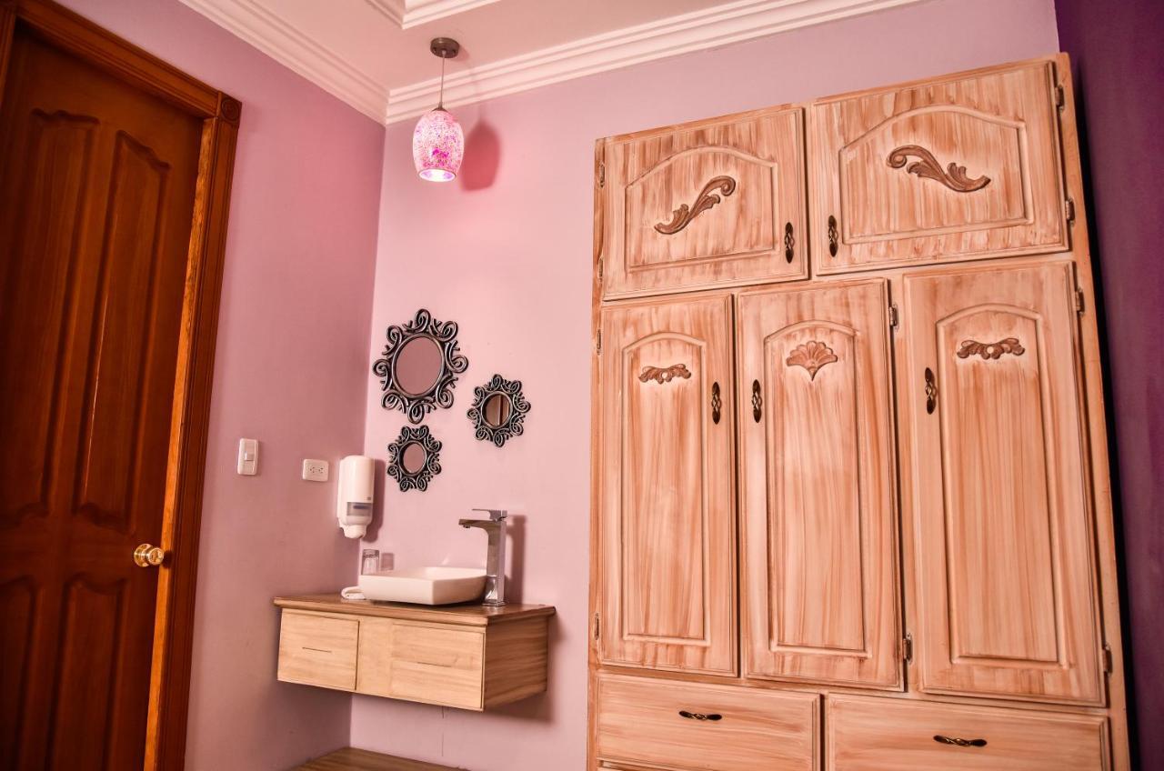 Hotel Boutique Casa Ruth En Cuenca Ngoại thất bức ảnh
