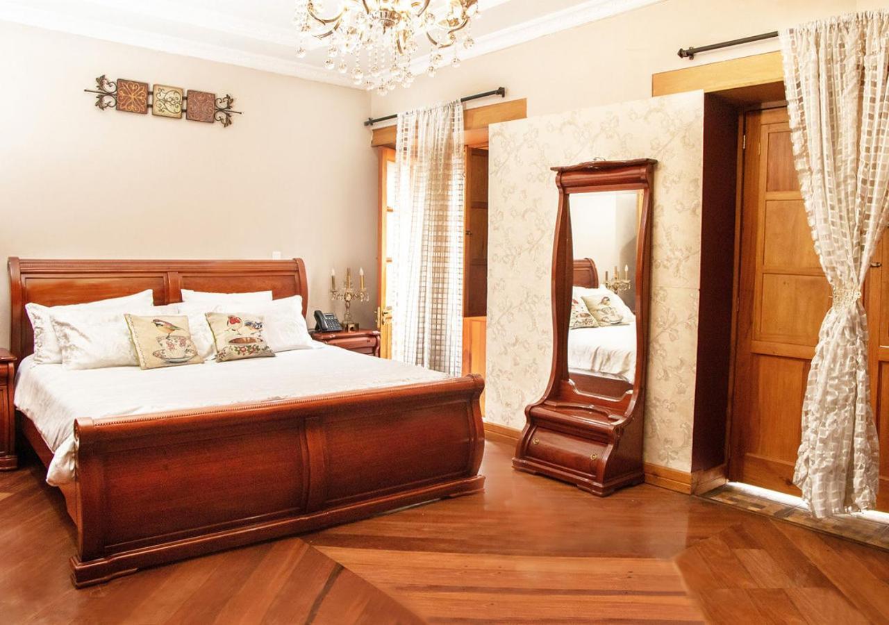 Hotel Boutique Casa Ruth En Cuenca Ngoại thất bức ảnh