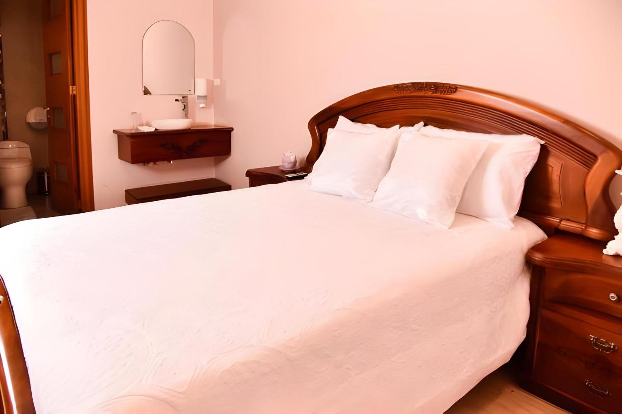 Hotel Boutique Casa Ruth En Cuenca Ngoại thất bức ảnh