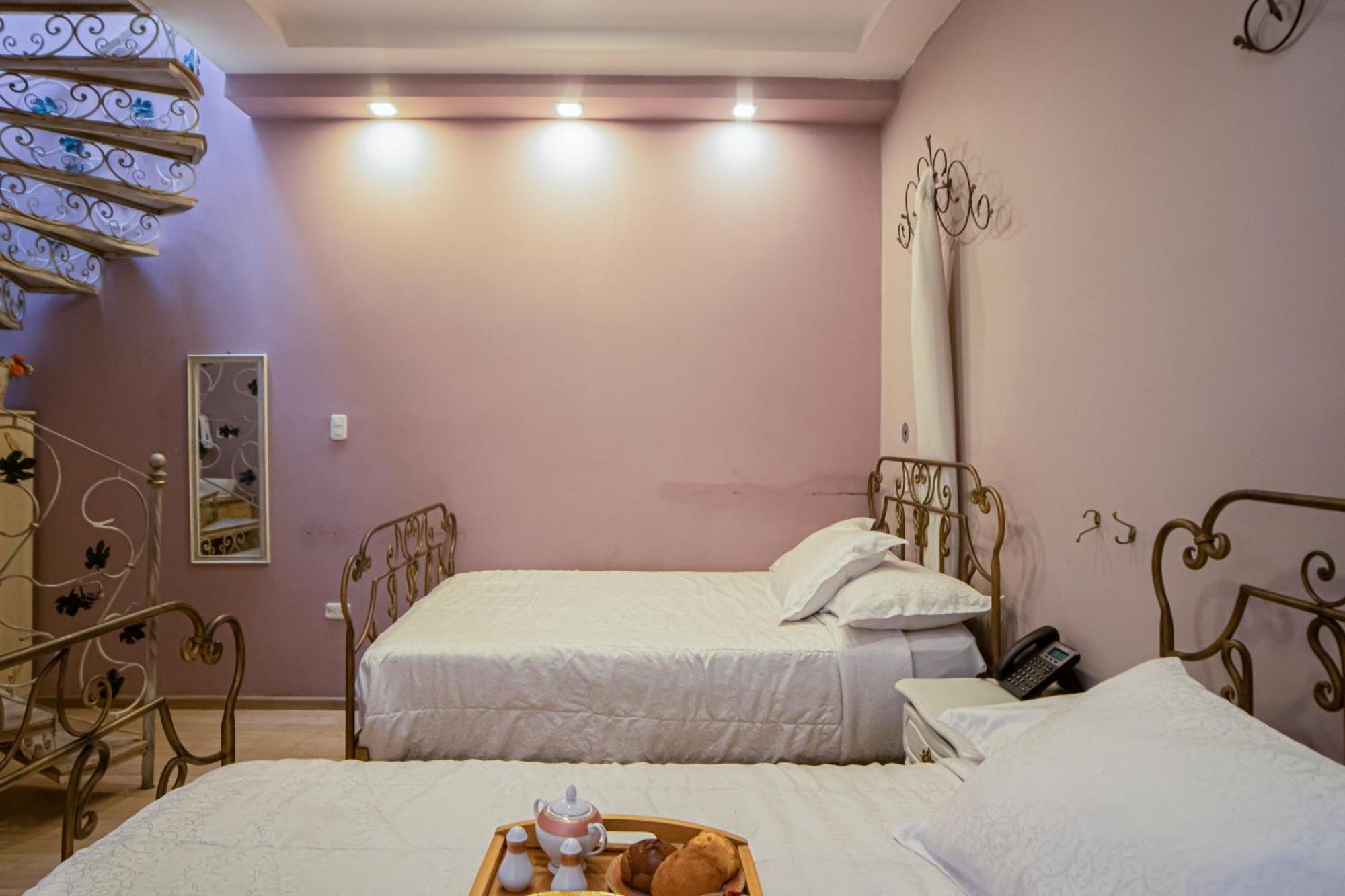 Hotel Boutique Casa Ruth En Cuenca Ngoại thất bức ảnh